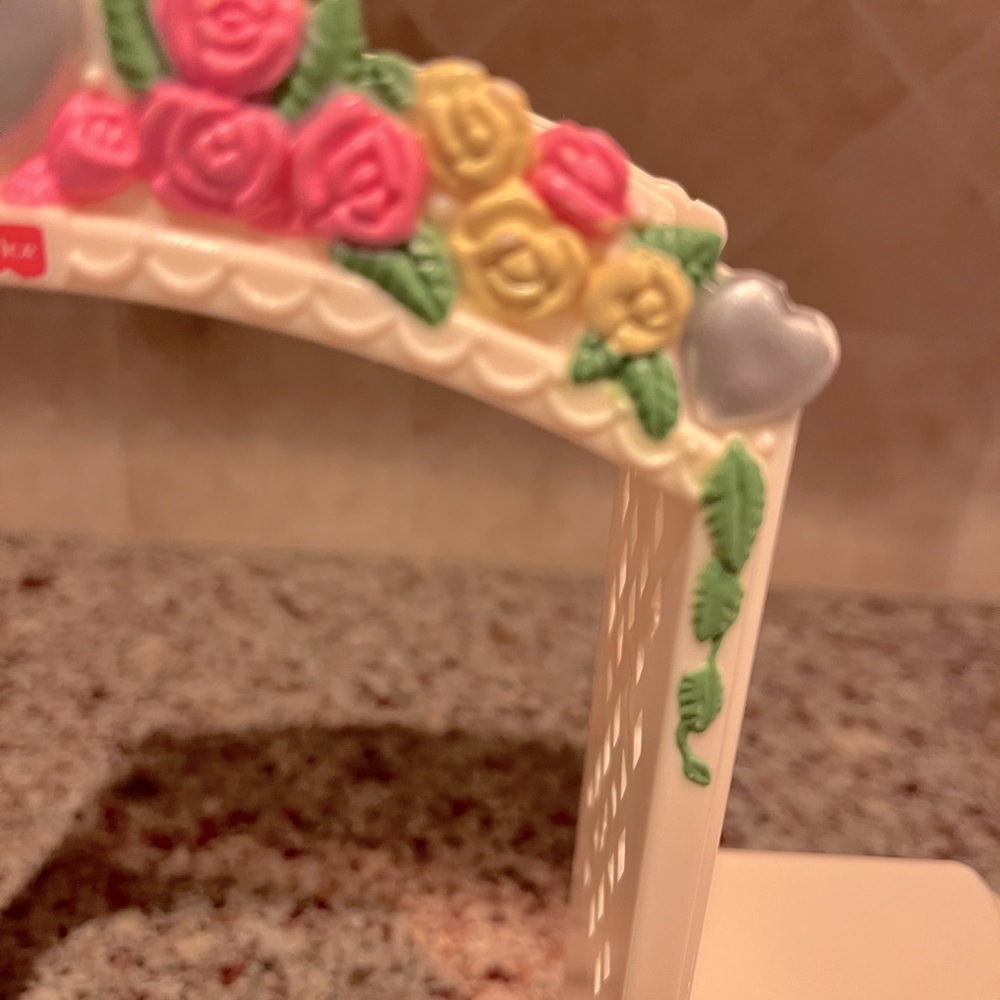 Fisher Price Loving Family Wedding Gazebo- Plays Music! - Picture 5 of 5